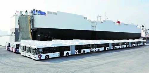 Le fabricant de bus chinois king long continue de croître vigoureusement
