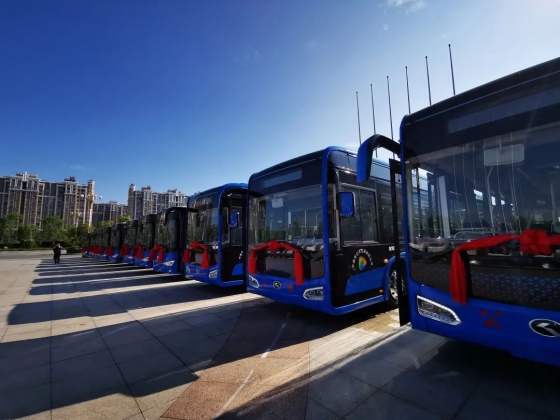 92 unités de bus urbains électriques King Long arrivent à Ningde pour l'exploitation
