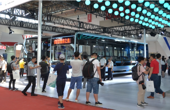Exposition internationale de pékin 2019 sur les bus, camions et composants,king long bus a lancé la nouvelle génération de réseau intelligent 5G
