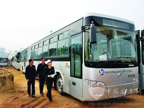Les bus Kinglong CNG naviguent vers le Pérou