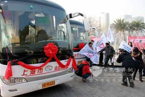 Des bus de don de sang Kinglong pour desservir l'exposition universelle