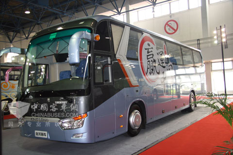 Les bus Kinglong mettent en lumière l'exposition CIAPE