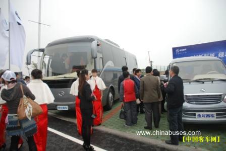 Spectacles de bus de luxe de Kinglong au festival du tourisme